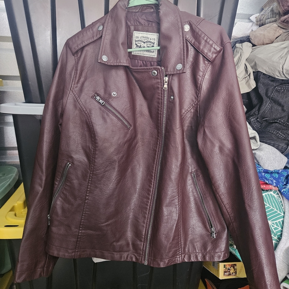 Levi’s Jacket Women’s Burgundy Faux Leather Motorcycle Moto Biker Zip Up Size 1x - Picture 6 of 6
